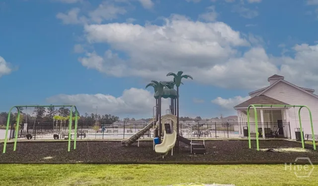 $2,500 | 412 Coconut Drive, Bloomingdale, GA 31302