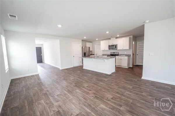 $2,500 | 412 Coconut Drive, Bloomingdale, GA 31302