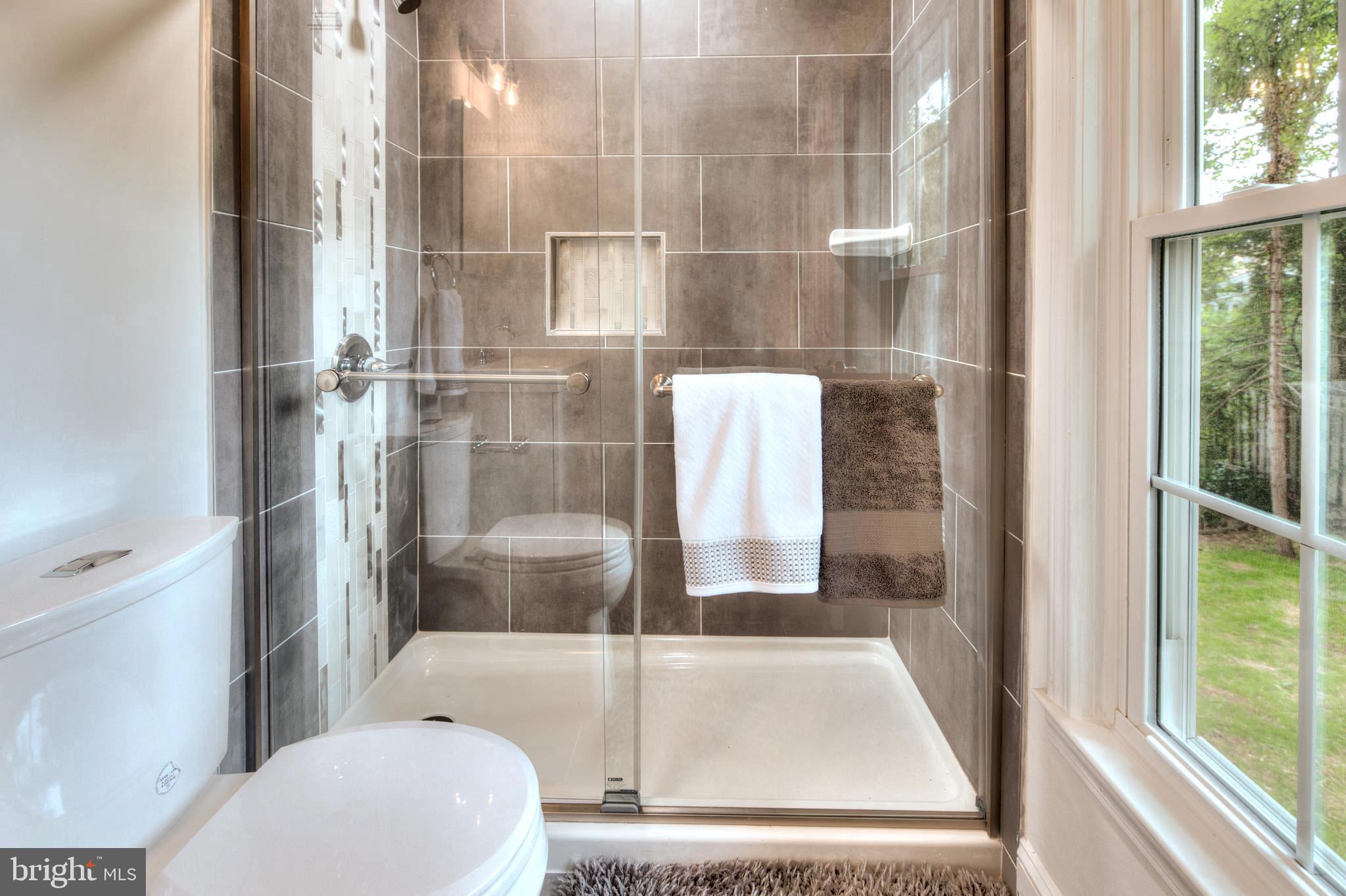 8710 Reading Road Silver Spring, MD 20901 - Photo 23 of 37 BEAUTIFUL OVERSIZED CERAMIC TILE