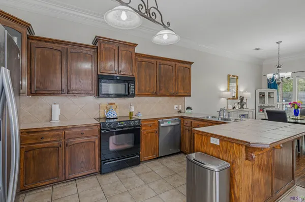 $280,000 | 14515 Lake Meadows Court, Gonzales, LA 70737