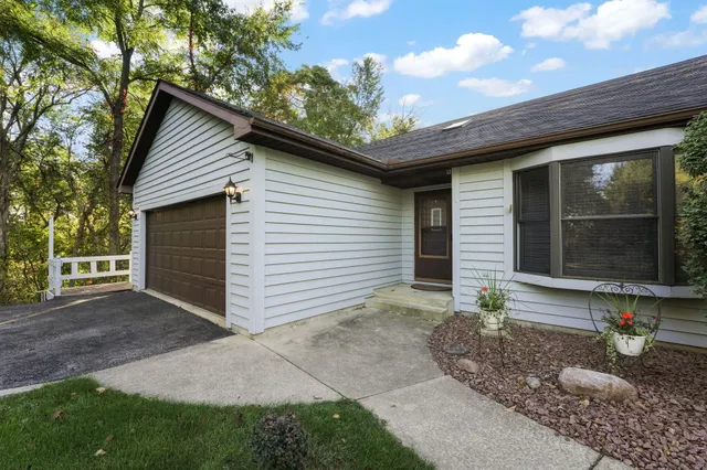 $549,000 | 208 East 650 North, Valparaiso, IN 46383