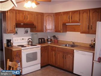 23 Fahnestock Road Malvern, PA 19355 - Photo 4 of 11 Kitchen