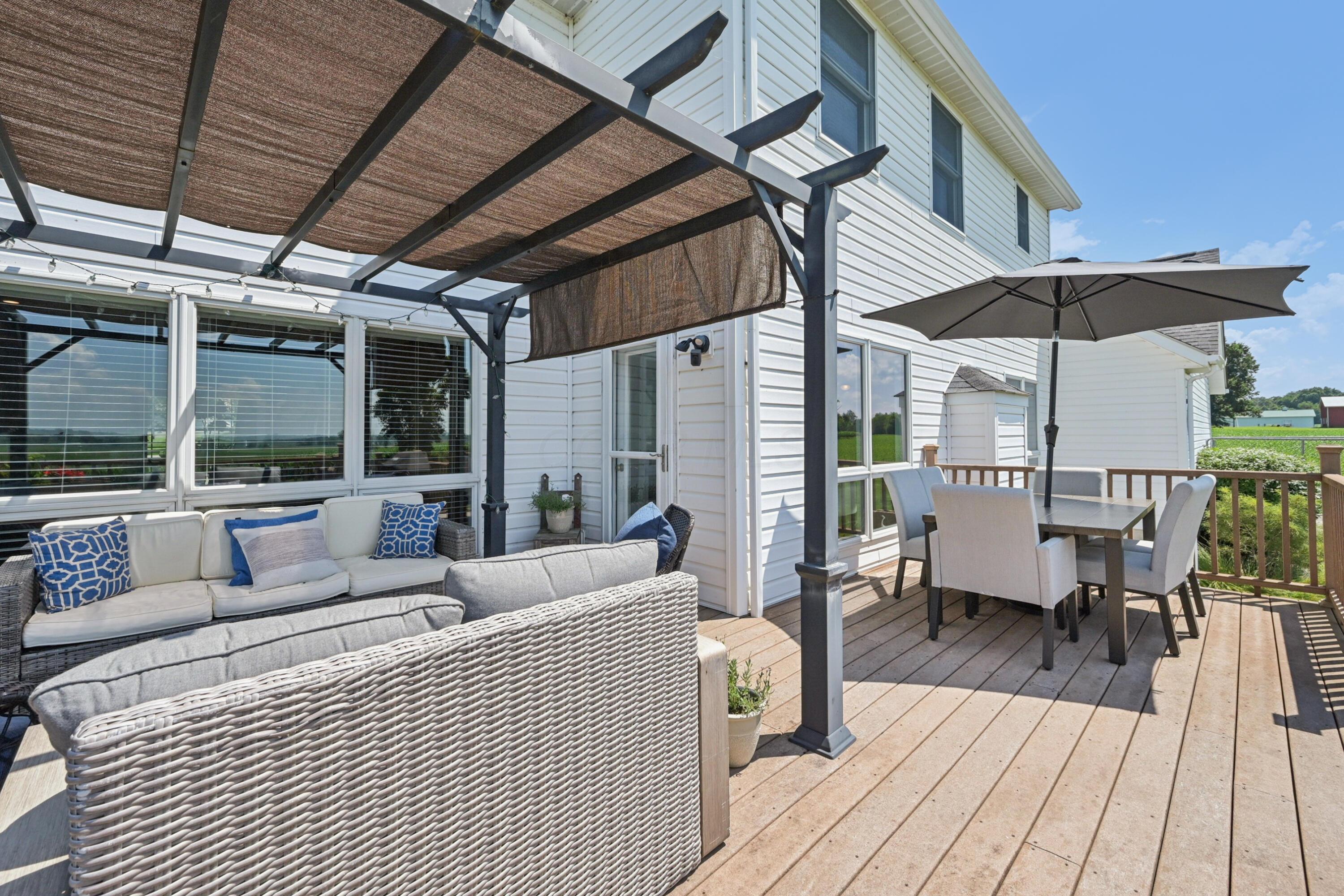 564 National Road Southeast Hebron, OH 43025 - Photo 75 of 106 Deck/Pergola