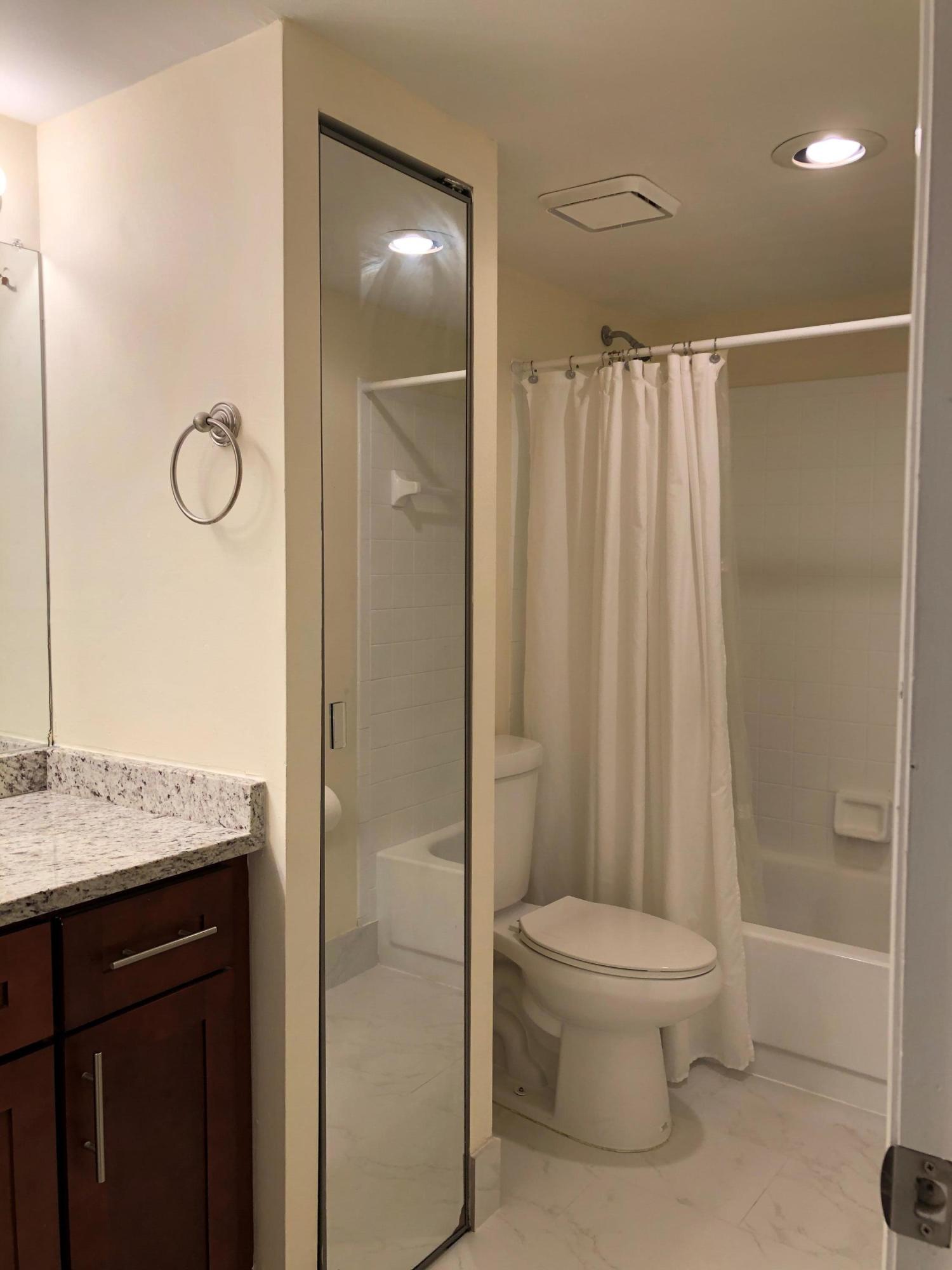 8556 Boca Rio Drive Boca Raton, FL 33433 - Photo 21 of 21 Upstairs Bath