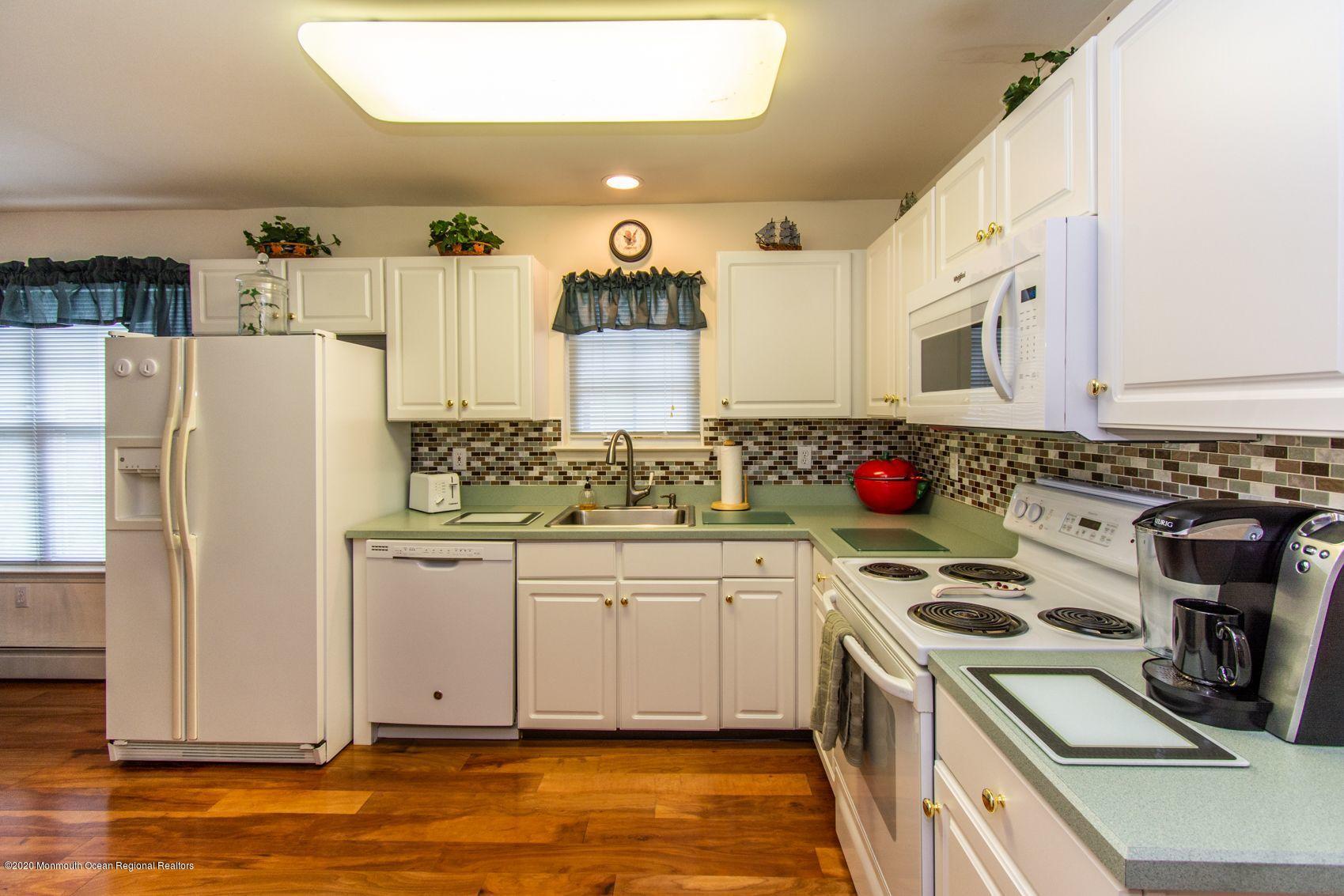 8 Clear Lake Road Whiting, NJ 08759 - Photo 7 of 44 Kitchen