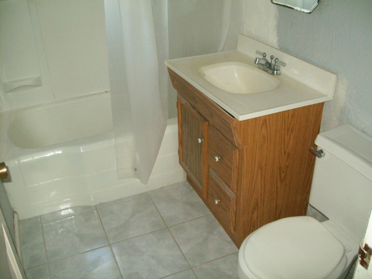 2246 East Cheery Lynn Road Phoenix, AZ 85016 - Photo 3 of 9 Bath 1