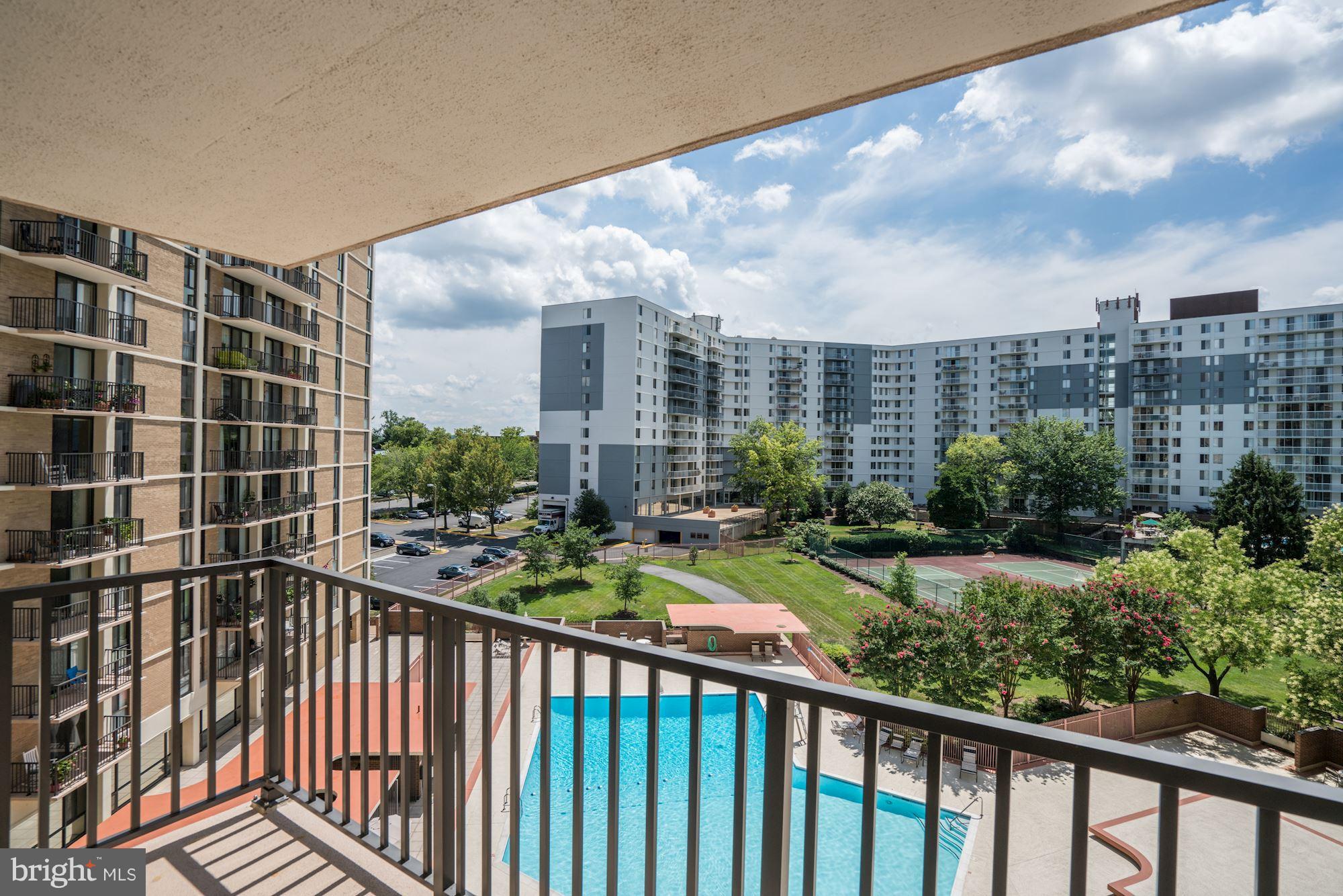 6800 Fleetwood Road, Unit 610 McLean, VA 22101 - Photo 21 of 26 a view of a balcony with city view