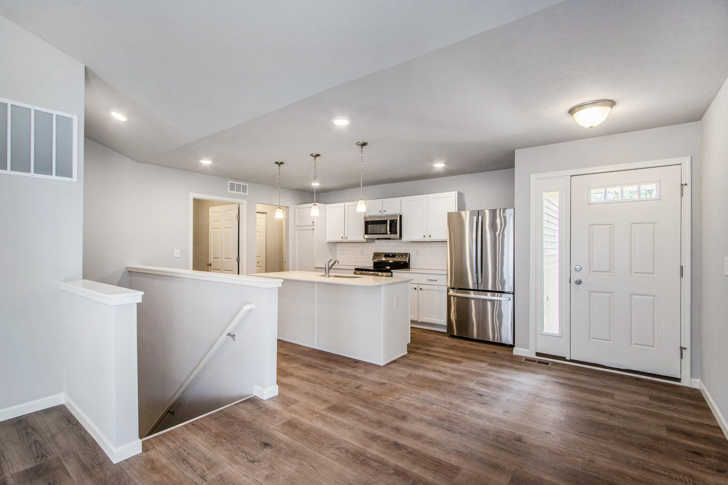 558 McKinley Three Rivers, MI 49093 - Photo 3 of 26 MTR035-V1245DF-Kitchen1