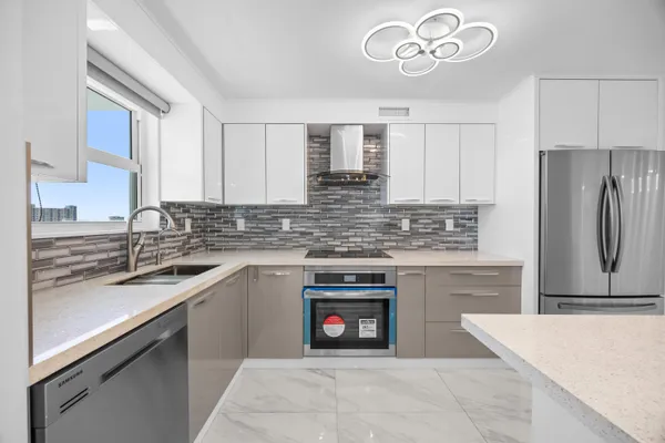 $3,200 | 137 Golden Isles Drive, Unit 914, Hallandale Beach, FL 33009