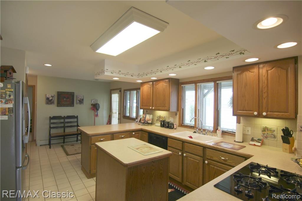 6400 Bullard Road Fenton, MI 48430 - Photo 12 of 42 Gallery Image 12