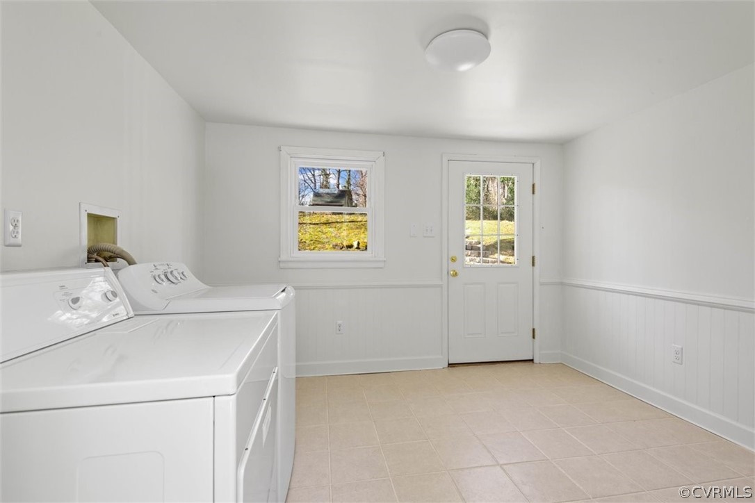 3928 Hickory Road Richmond, VA 23235 - Photo 27 of 49 Laundry room with outside access