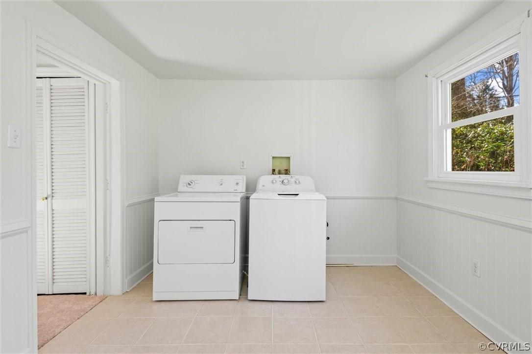 3928 Hickory Road Richmond, VA 23235 - Photo 28 of 49 Laundry room with outside access