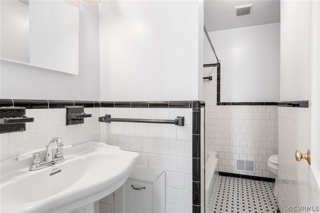3928 Hickory Road Richmond, VA 23235 - Photo 35 of 49 Gallery Image 35