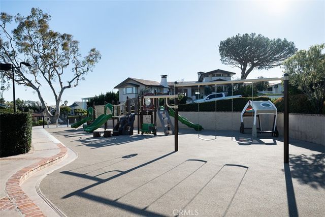 $5,600,000 | 60 South La Senda Drive, Laguna Beach, CA 92651