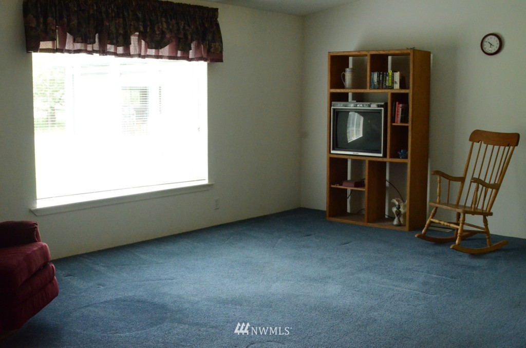9143 173rd Avenue Southwest Rochester, WA 98579 - Photo 3 of 7
