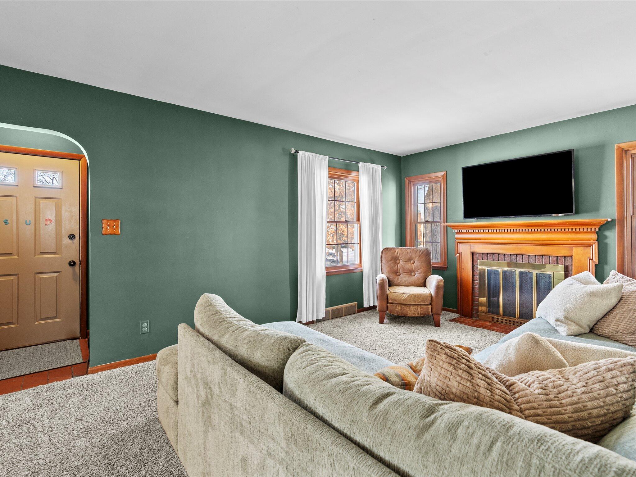 411 North Lafayette Street Griffith, IN 46319 - Photo 3 of 23 2048x1536