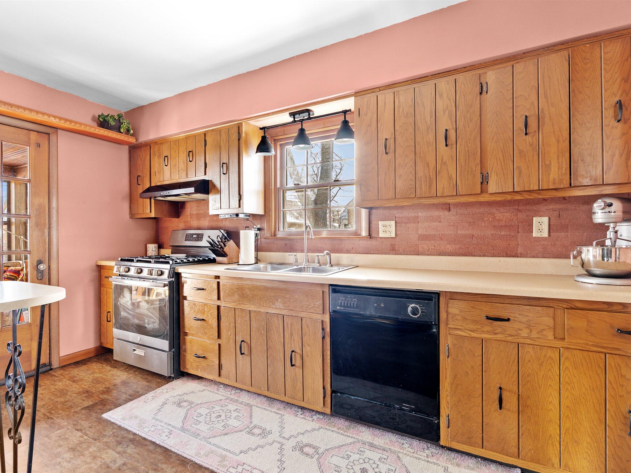 411 North Lafayette Street Griffith, IN 46319 - Photo 7 of 23 2048x1536