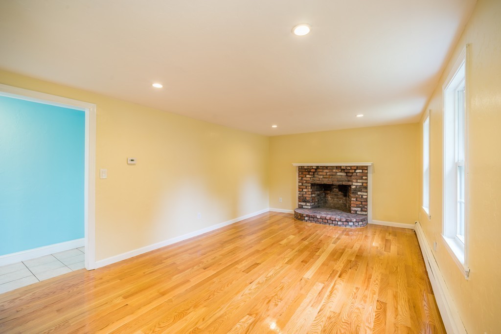 30 Huntington Road Plymouth, MA 02360 - Photo 8 of 28