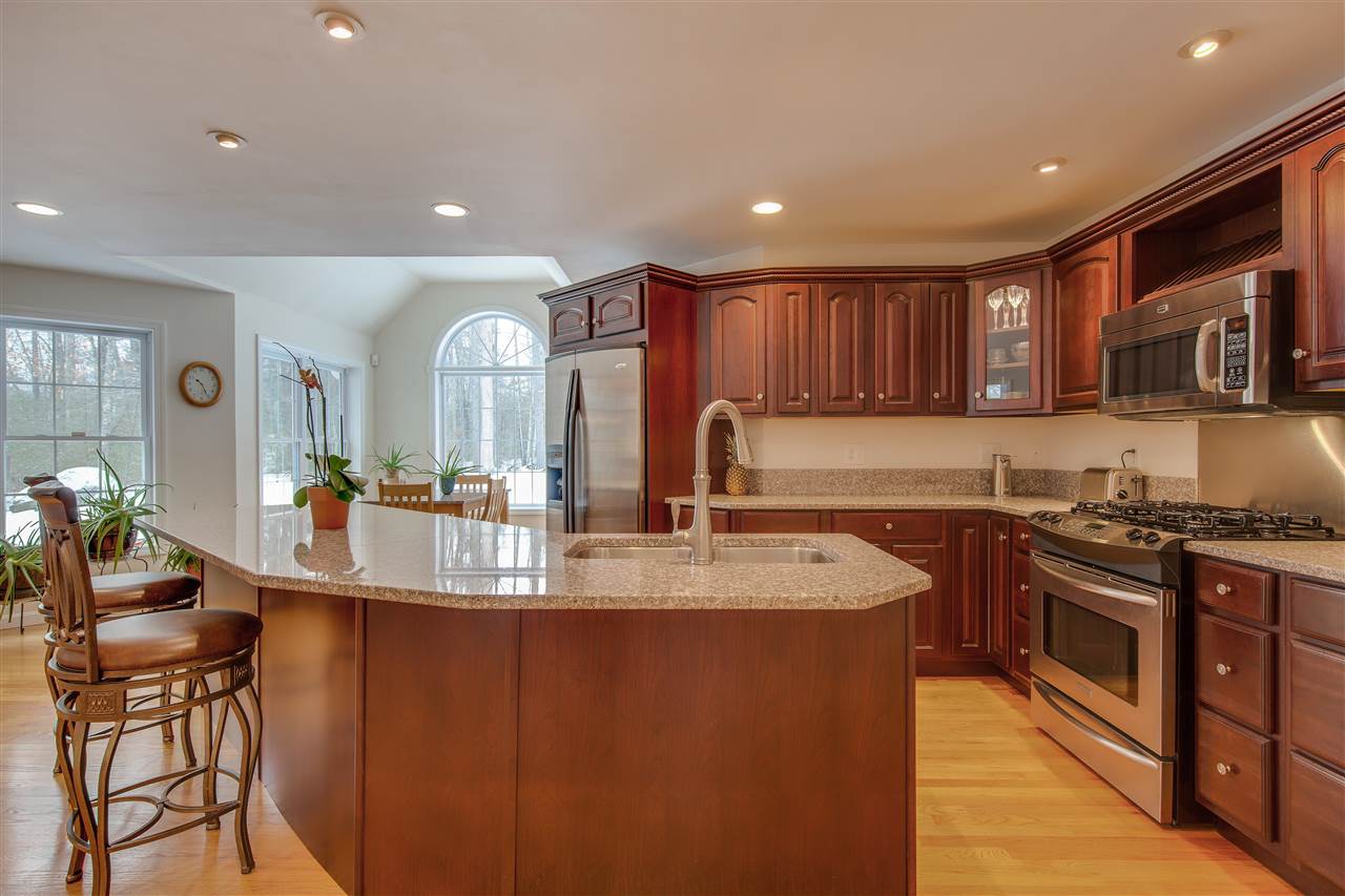 8 Harrington Road Merrimack, NH 03054 - Photo 8 of 40