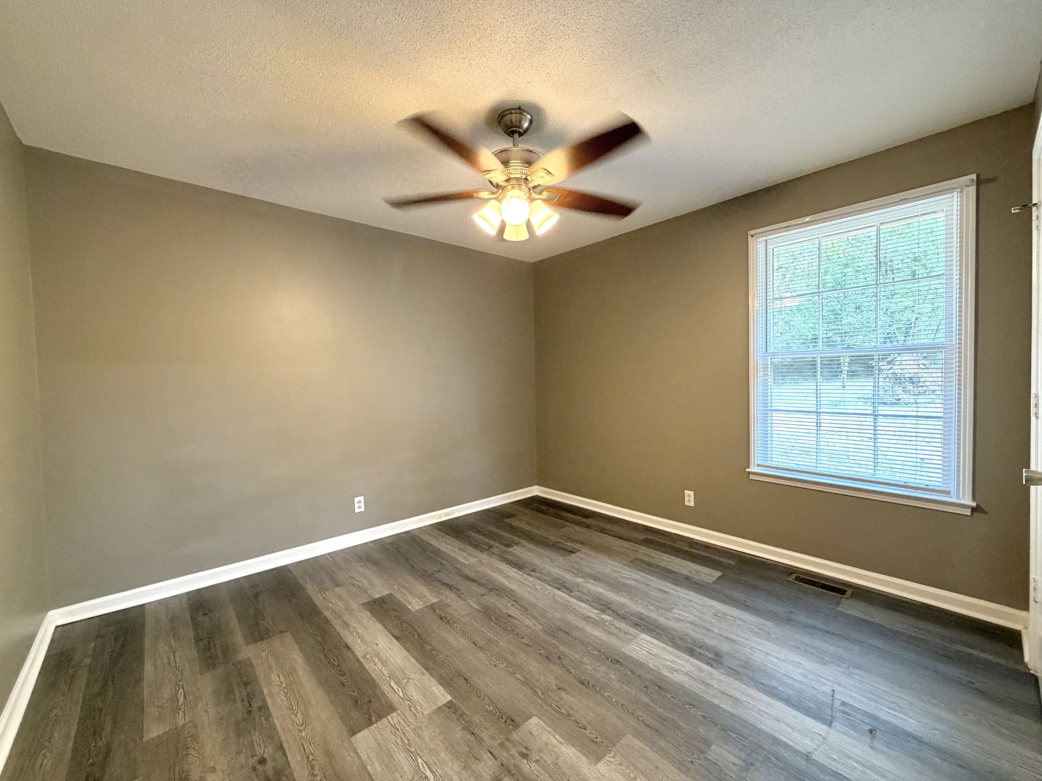 724 Dean Road Clarksville, TN 37040 - Photo 16 of 25 Gallery Image 16