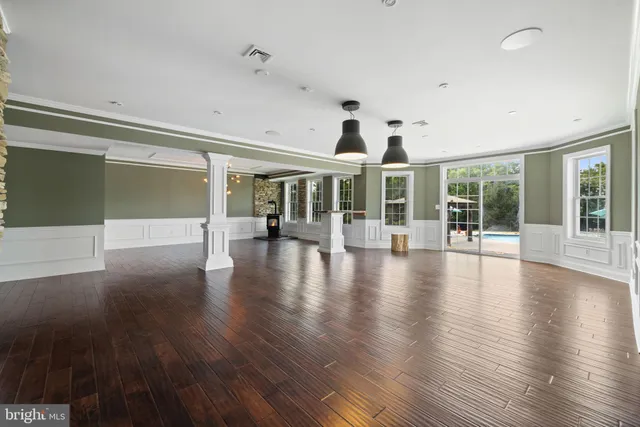 $1,549,000 | 39260 Charles Town Pike, Hamilton, VA 20158