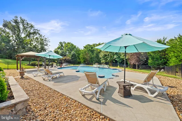 $1,549,000 | 39260 Charles Town Pike, Hamilton, VA 20158