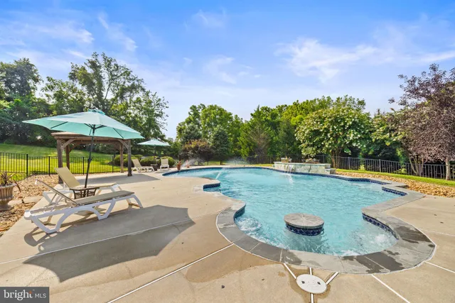 $1,549,000 | 39260 Charles Town Pike, Hamilton, VA 20158