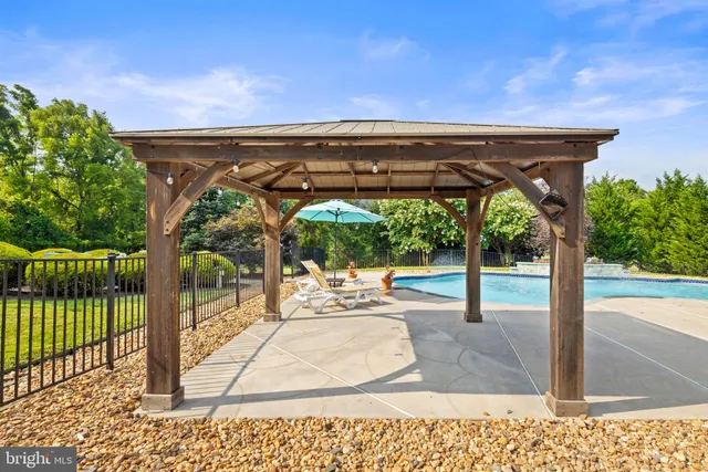 $1,549,000 | 39260 Charles Town Pike, Hamilton, VA 20158