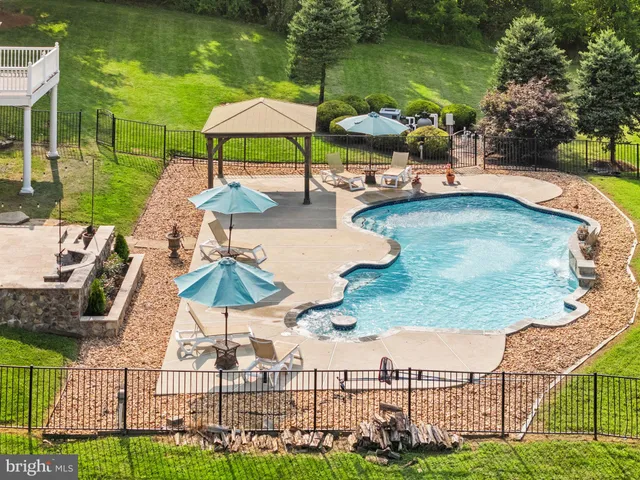 $1,549,000 | 39260 Charles Town Pike, Hamilton, VA 20158