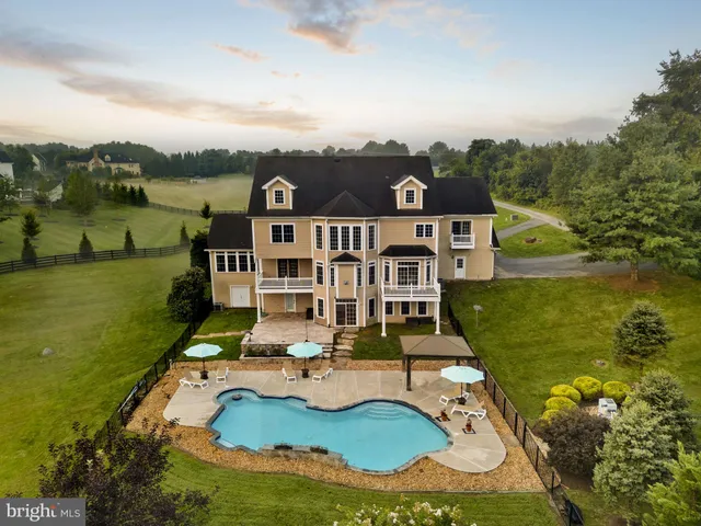 $1,549,000 | 39260 Charles Town Pike, Hamilton, VA 20158