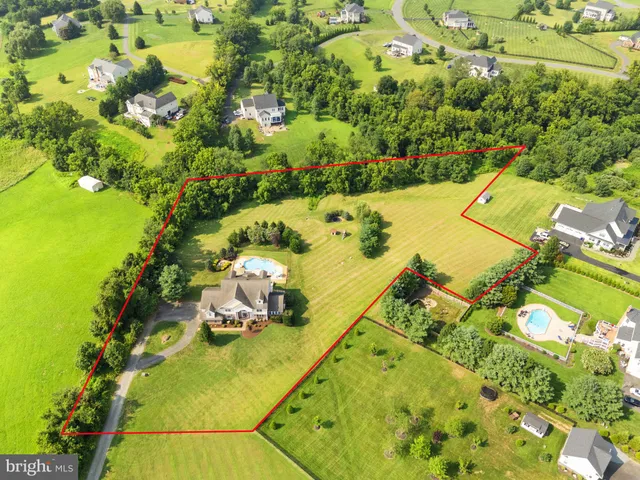 $1,549,000 | 39260 Charles Town Pike, Hamilton, VA 20158