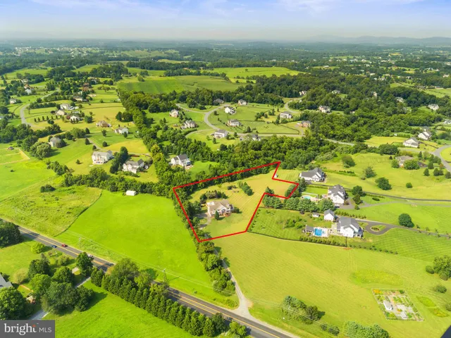 $1,549,000 | 39260 Charles Town Pike, Hamilton, VA 20158