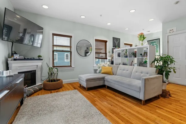 $4,500 | 202 K Street, Unit 7, Boston, MA 02127