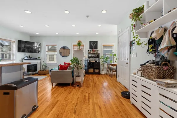 $4,500 | 202 K Street, Unit 7, Boston, MA 02127
