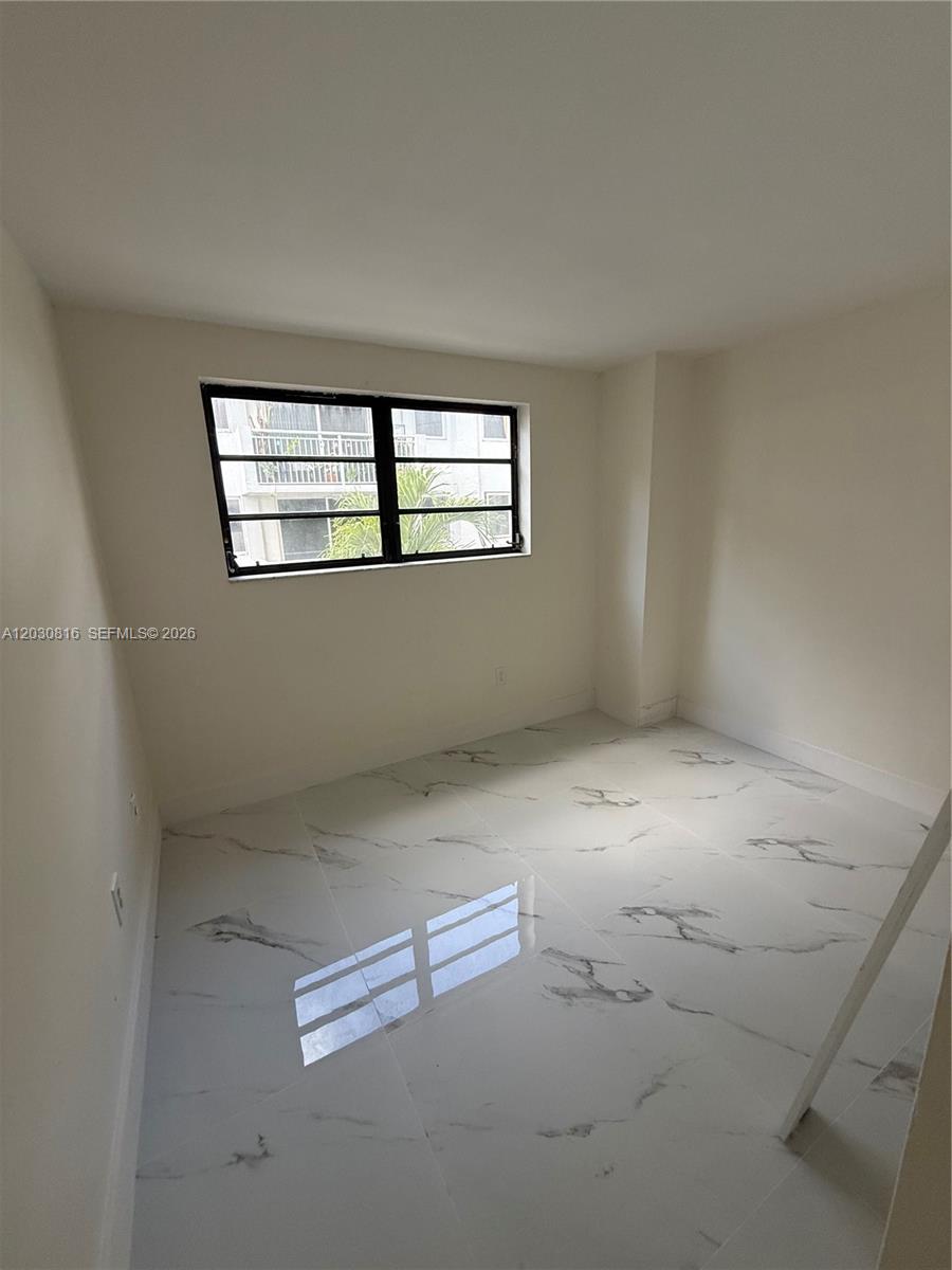 1673 Bay Road, Unit 306 Miami Beach, FL 33139 - Photo 12 of 22