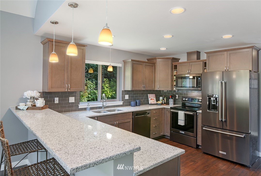 15289 Olympic View Road Northwest Silverdale, WA 98383 - Photo 9 of 25 Gallery Image 9
