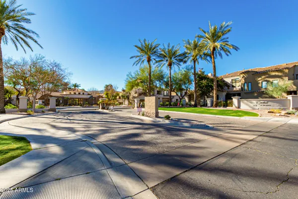$320,000 | 3131 East Legacy Drive, Unit 2041, Phoenix, AZ 85042