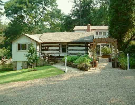 106 Hunt Road Sewickley, PA 15143 - Photo 1 of 8 Gallery Image 1