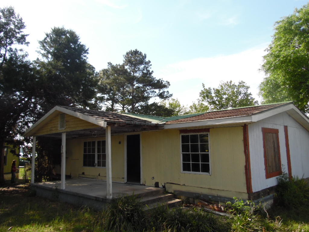 375 Vanderheide Road DeFuniak Springs, FL 32433 - Photo 5 of 15 SAM_1330