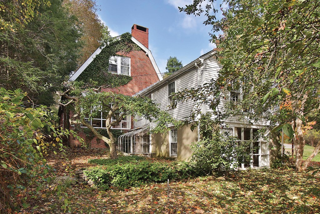 210 Chestnut Hill Road Newton, MA 02467 - Photo 4 of 9