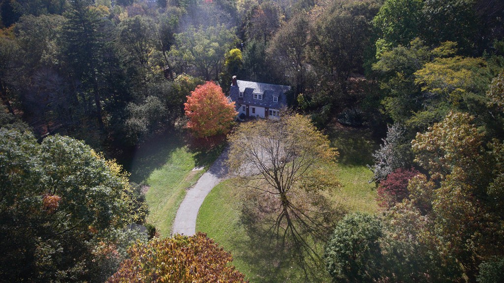 210 Chestnut Hill Road Newton, MA 02467 - Photo 6 of 9