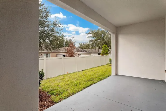 a view of an entrance of the house