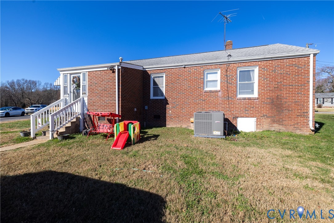 24601 Callear Road Petersburg, VA 23803 - Photo 24 of 32 a view of outdoor space and yard