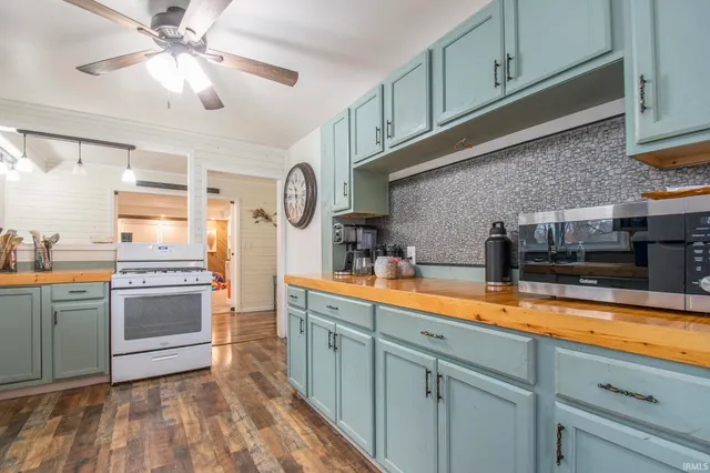 $420,000 | 58489 County Road 9, Elkhart, IN 46517