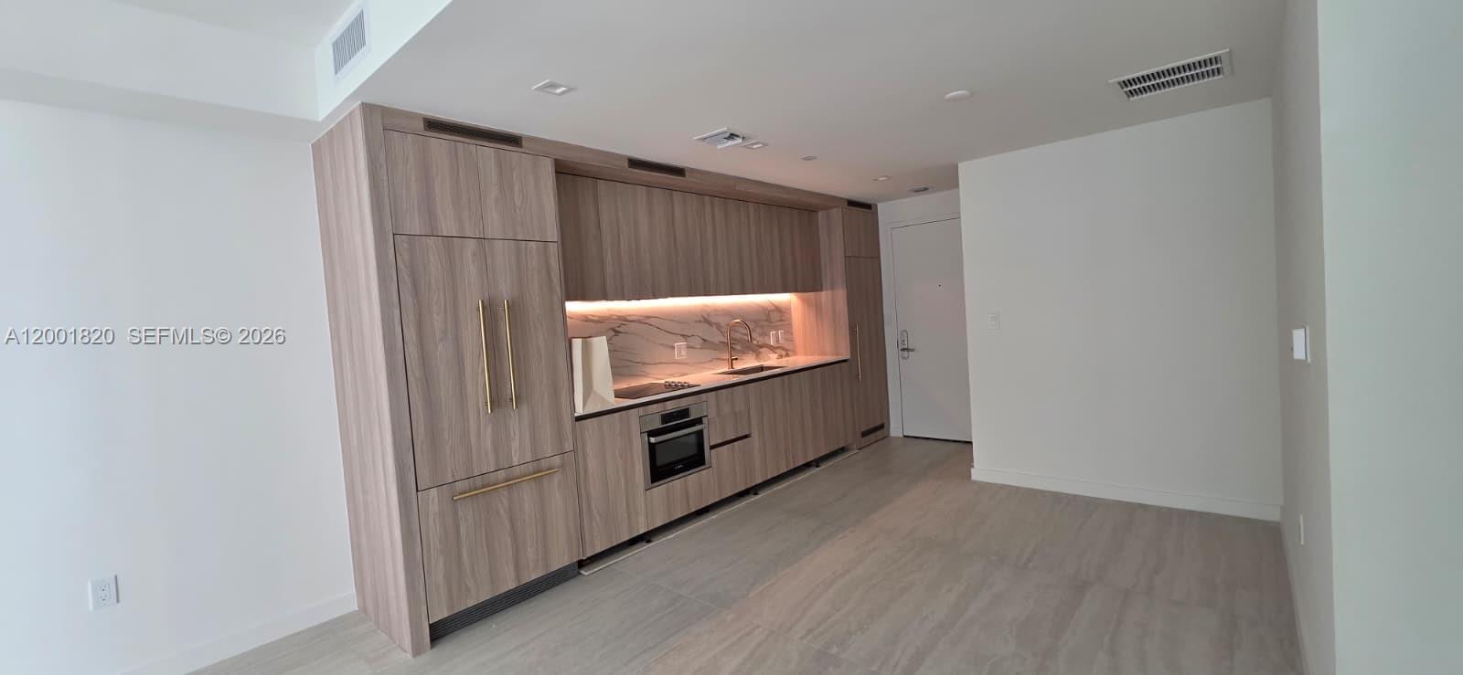 77 Southeast 5th Street, Unit 2108 Miami, FL 33131 - Photo 3 of 18
