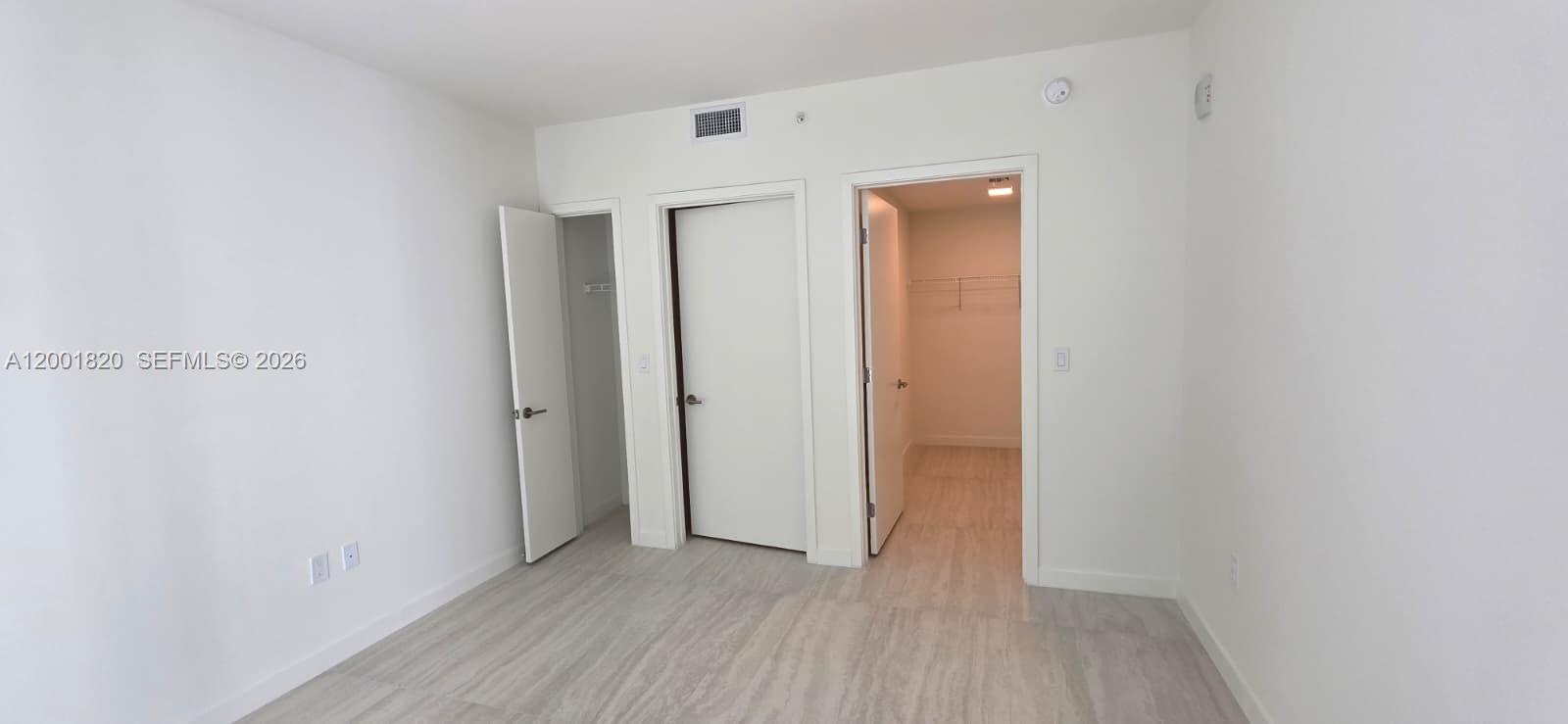 77 Southeast 5th Street, Unit 2108 Miami, FL 33131 - Photo 6 of 18