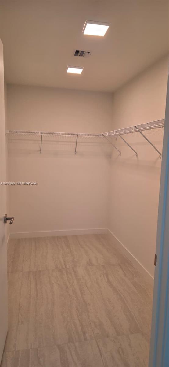 77 Southeast 5th Street, Unit 2108 Miami, FL 33131 - Photo 9 of 18
