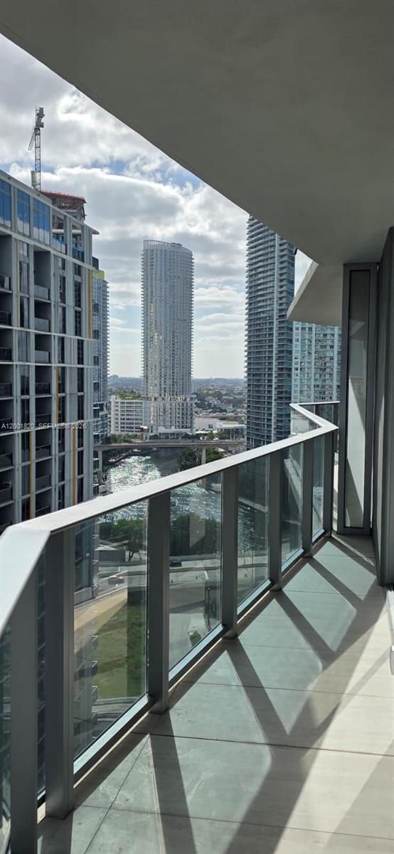 77 Southeast 5th Street, Unit 2108 Miami, FL 33131 - Photo 10 of 18