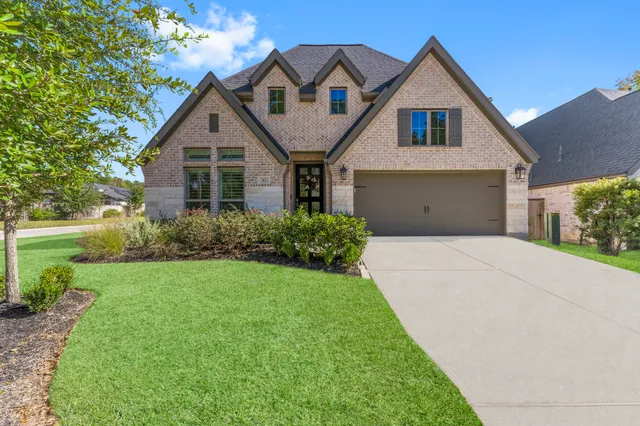 $529,900 | 164 East Cascade Heights Drive, Montgomery, TX 77316