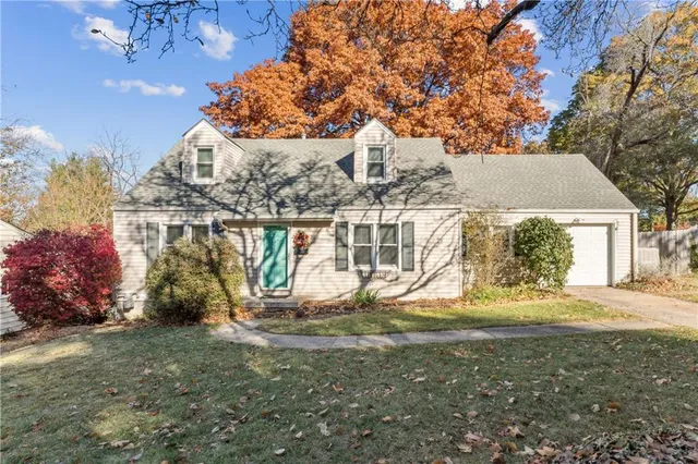 $339,900 | 6300 West 81st Street, Overland Park, KS 66204